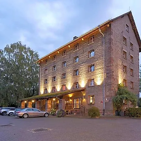 Отель Hotel-spa Le Moulin De - Strasbourg Nord 4*